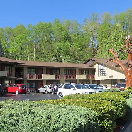 Mountain House Inn Downtown Gatlinburg Exterior photo